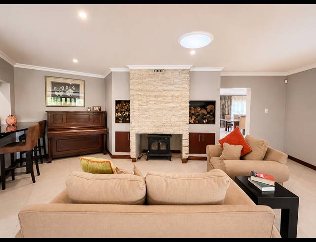 5 BEDROOM HOUSE FOR SALE IN THREE RIVERS EAST